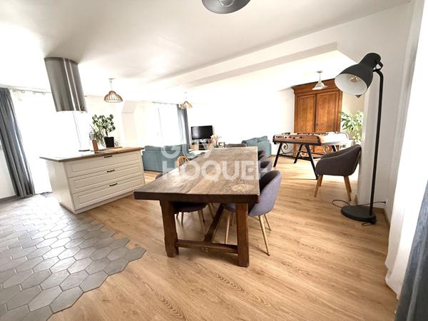 Ancien corps de ferme Rénové avec Maison et granges 5 mn de l'accès A1- Référence C2201