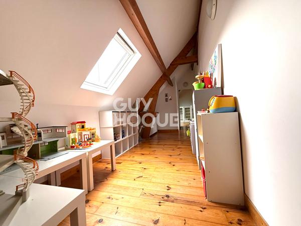 Ancien corps de ferme Rénové avec Maison et granges 5 mn de l'accès A1- Référence C2201