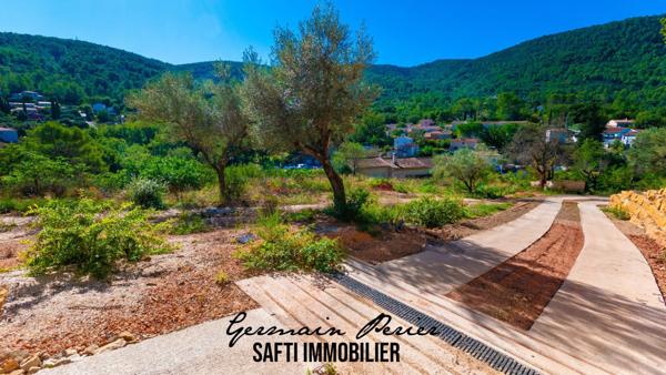 TERRAIN CONSTRUCTIBLE ET VIABILISÉ DE 2021 M²