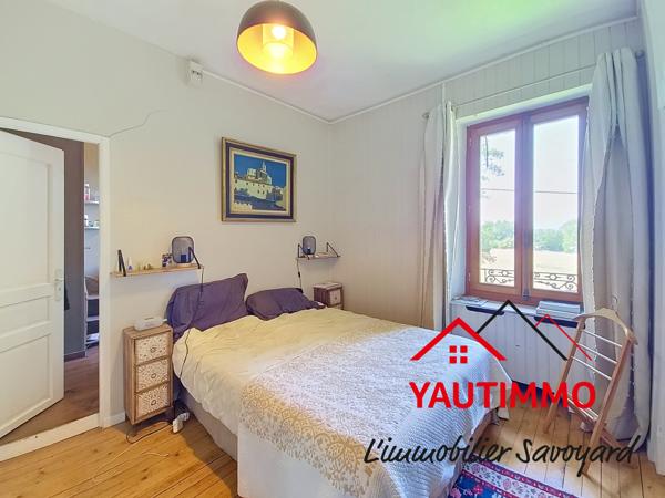 Maison mitoyenne de caractère en pierre – 170 m² – Terrain 600 m² – Fillinges location d'une partie possible.
