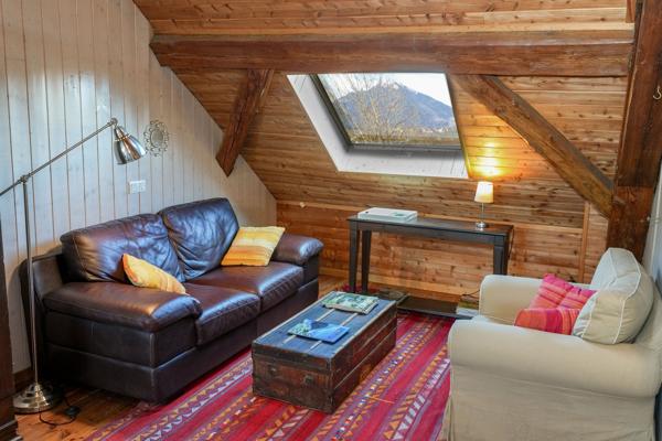 Maison mitoyenne de caractère en pierre – 170 m² – Terrain 600 m² – Fillinges location d'une partie possible.