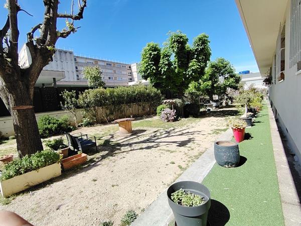 A VENDRE MARSEILLE 13004 CHARTREUX ST JUST BEAUREGARD APPARTEMENT TYPE 4 T4 4 PIECES BALCON CAVE PARKING JARDIN