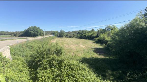 Terrain naturel de 3 421 m²  Cadre privilégié