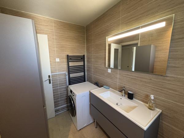 APPARTEMENT T3 MEUBLE 80M2 - AIGUINARDS