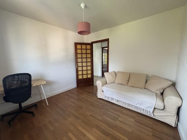 APPARTEMENT T3 MEUBLE 80M2 - AIGUINARDS