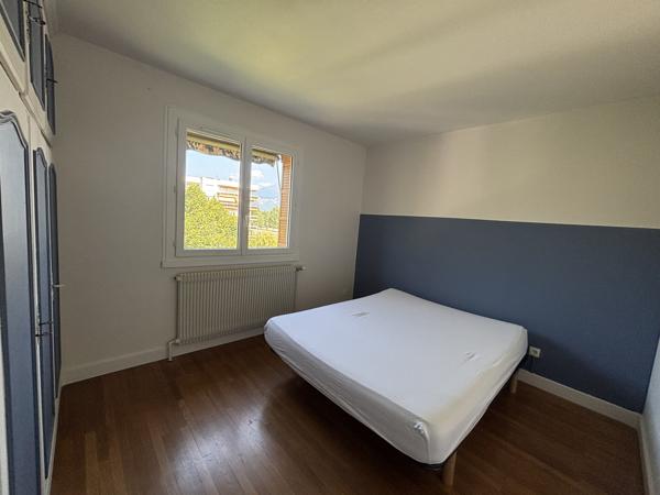APPARTEMENT T3 MEUBLE 80M2 - AIGUINARDS