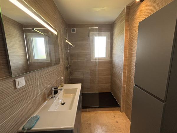 APPARTEMENT T3 MEUBLE 80M2 - AIGUINARDS