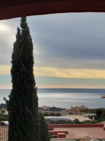 T2 rénové avec vue mer et piscine aux Issambres – Idéal Investissement