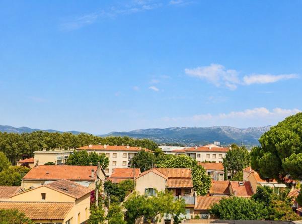 T3 soigné avec balcon et vue dégagée – La Seyne-sur-Mer
