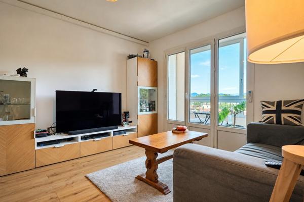 T3 soigné avec balcon et vue dégagée – La Seyne-sur-Mer