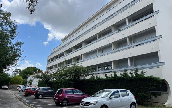 Appartement à vendre    2 pièces •  Bordeaux