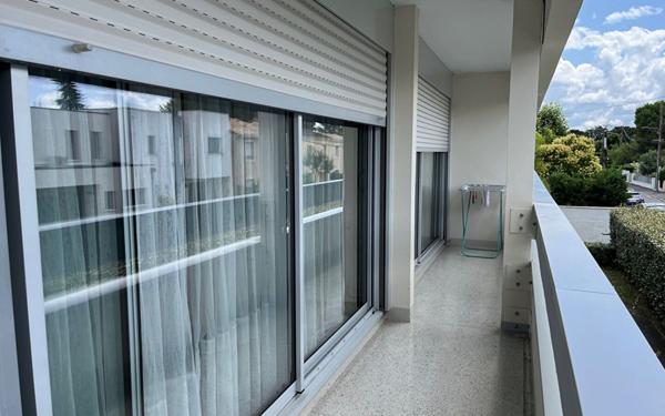 Appartement à vendre    2 pièces •  Bordeaux