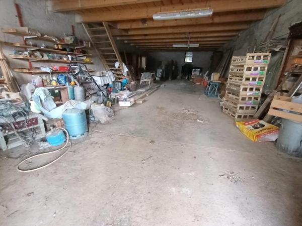 maison de campagne avec un grand jardin