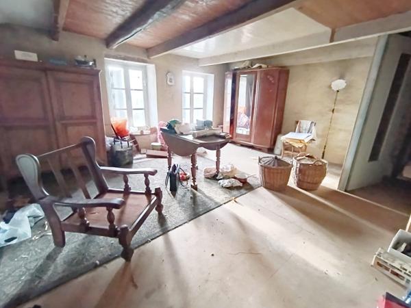 maison de campagne avec un grand jardin