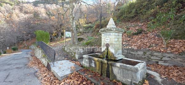 À VENDRE — Charmante maison de village avec terrasse panoramique 20244 CAMBIA