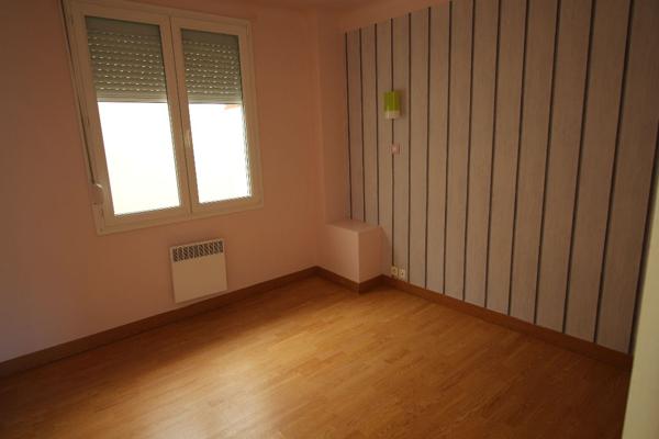 Vente : maison 4 pièces à SAINT LAURENT DE LA SALANQUE