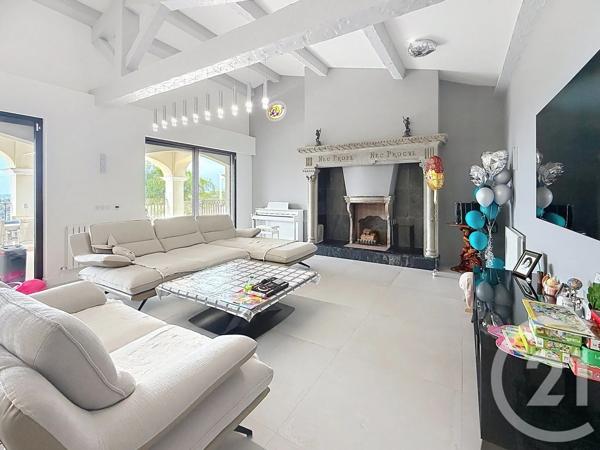 Maison à vendre  6 pièces - 210,73 m 2   CAGNES SUR MER  - 06