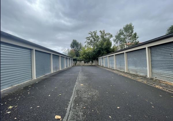 Parking/box · Location Bordeaux (33200) 15m²