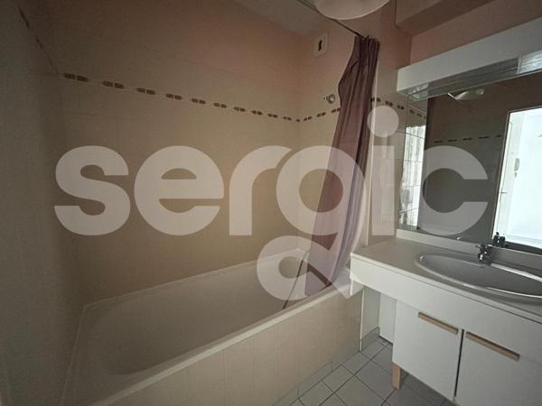 Location 1 Pieces 31 80000 Amiens 25 0164 02 0049
