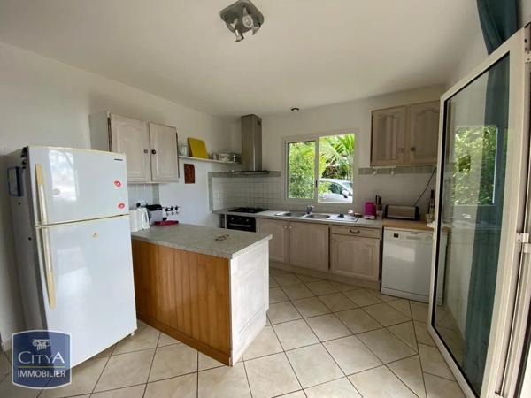 Maison à louer 6 pièces 124.7m² Saint-Paul (97411)