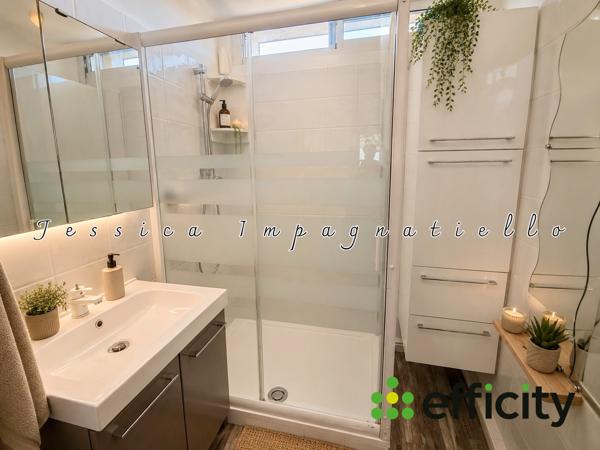 Appartement
         4 pièces
        - 67 m² 198 000 € *