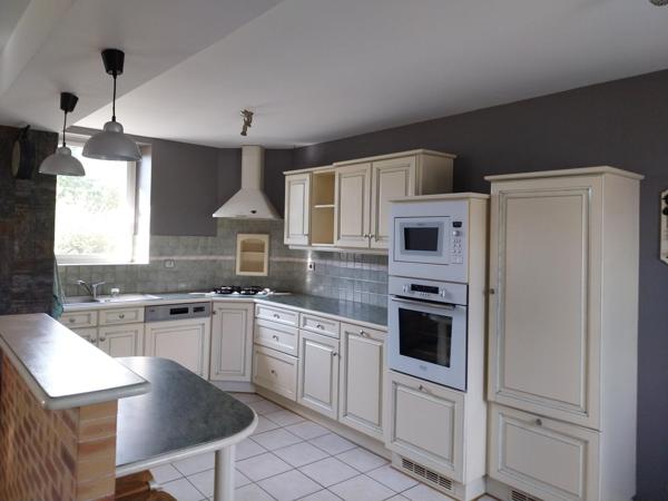 Maison à JUBLAINS, 53160 - 7 pièces 157m²