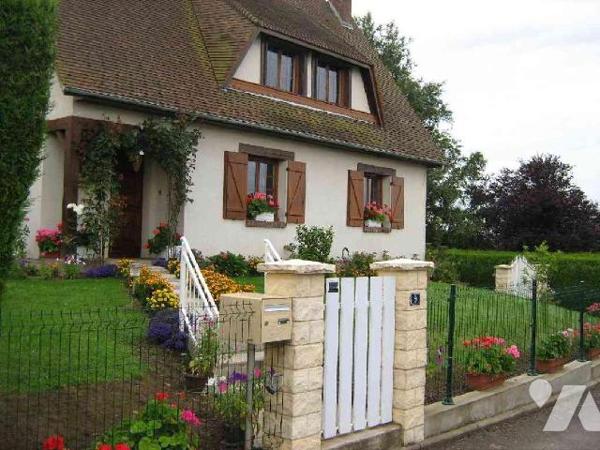 Maison à Vendre à Foucarmont (76340) en Seine-Maritime (76)

Cette maison spacieuse de 120 m²...