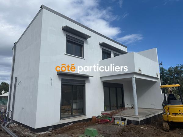 Vente Maison120 m² - 4 Pièces - SAINT PIERRE (97410)