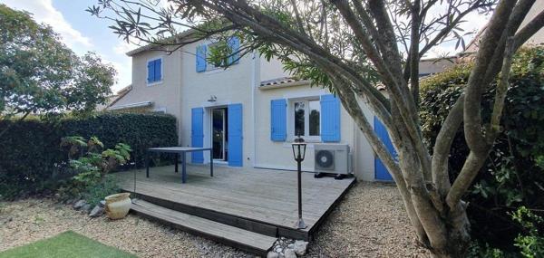 Petite villa R+1 dans une résidence sécurisée avec piscine