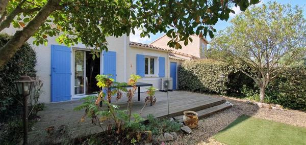Petite villa R+1 dans une résidence sécurisée avec piscine