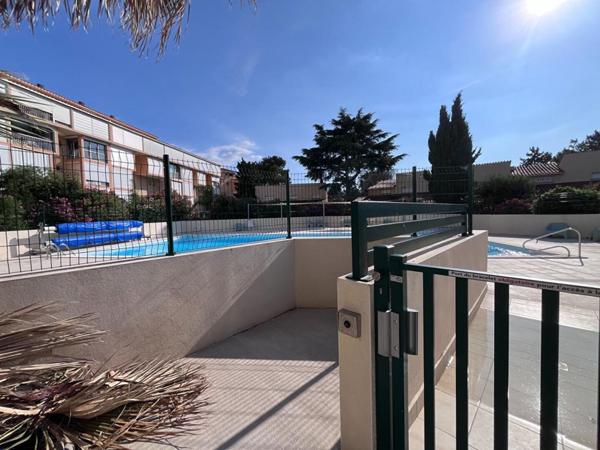 Magnifique appartement de type T1/T2 de 32 m² hors carrez à 100 m de la mer dans une résidence de standing avec piscine