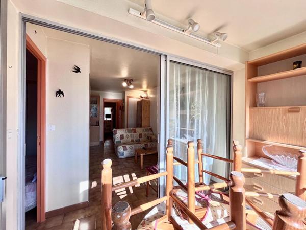 Magnifique appartement de type T1/T2 de 32 m² hors carrez à 100 m de la mer dans une résidence de standing avec piscine