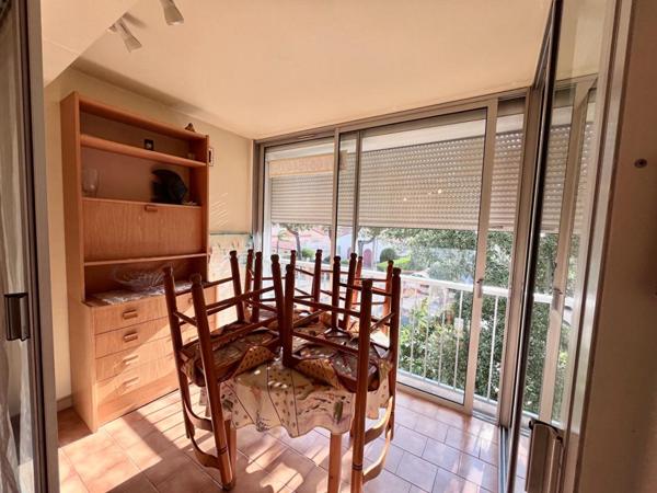 Magnifique appartement de type T1/T2 de 32 m² hors carrez à 100 m de la mer dans une résidence de standing avec piscine
