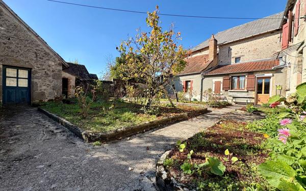 Maison à vendre    6 pièces •  Lussac-les-Églises