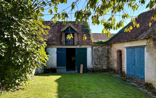 Maison à vendre    6 pièces •  Lussac-les-Églises
