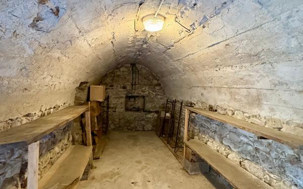 Maison à vendre    6 pièces •  Lussac-les-Églises