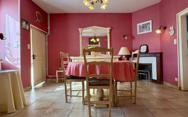 Maison à vendre    6 pièces •  Lussac-les-Églises