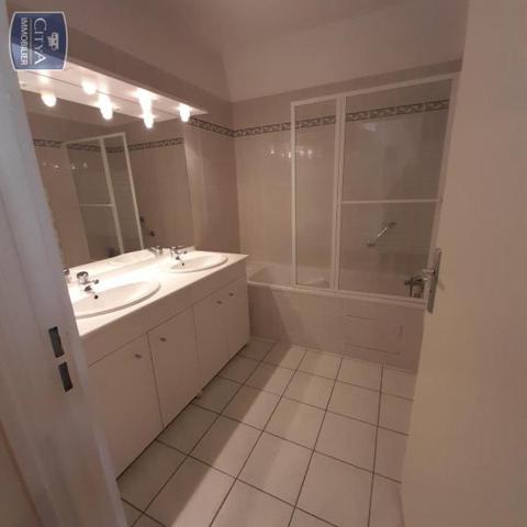 Appartement à louer 4 pièces 113.17m²