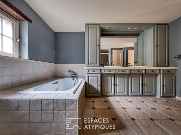 Longère de charme avec une piscine et une maison d’amis