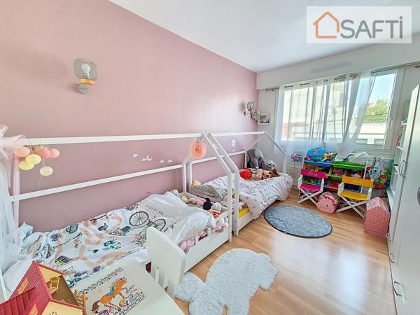 Très beau T3 baigné de lumière, au calme, à 5 min du RER Le Parc