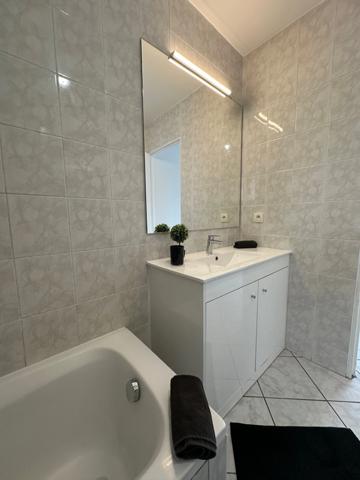 Ponthierry - Appartement comme une maison de 76 m²: T4 + 2 garages + Potentiel agrandissement ou investissement locatif - Charges faibles