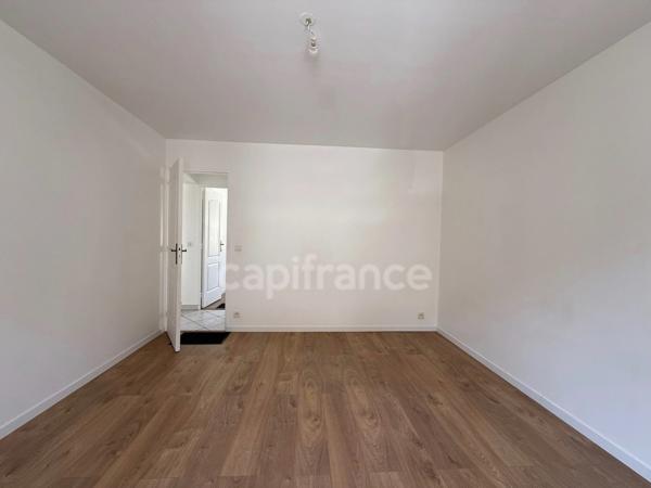 Ponthierry - Appartement comme une maison de 76 m²: T4 + 2 garages + Potentiel agrandissement ou investissement locatif - Charges faibles