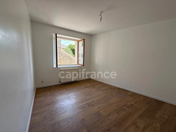 Ponthierry - Appartement comme une maison de 76 m²: T4 + 2 garages + Potentiel agrandissement ou investissement locatif - Charges faibles