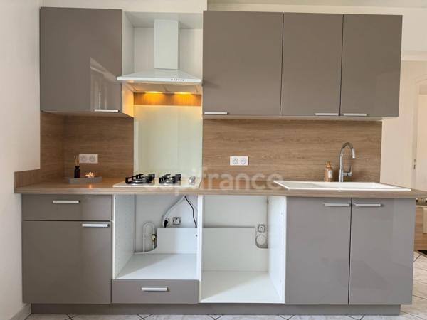 Ponthierry - Appartement comme une maison de 76 m²: T4 + 2 garages + Potentiel agrandissement ou investissement locatif - Charges faibles