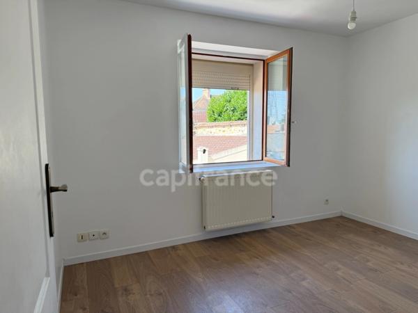 Ponthierry - Appartement comme une maison de 76 m²: T4 + 2 garages + Potentiel agrandissement ou investissement locatif - Charges faibles