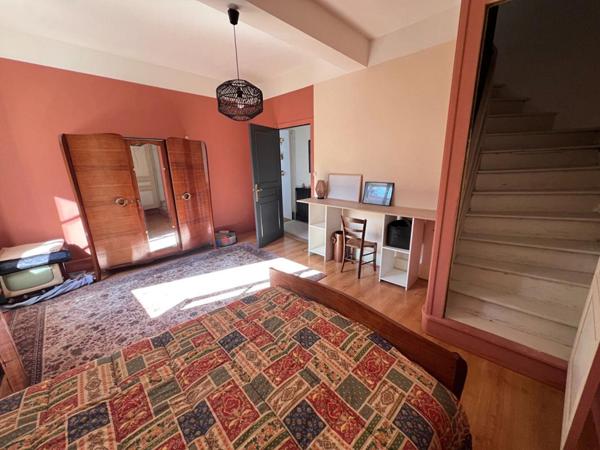 THIZY -LES-BOURGS. Maison ancienne rénovée 6 pièces 162m2 + 305m2 de dépendances + jardin