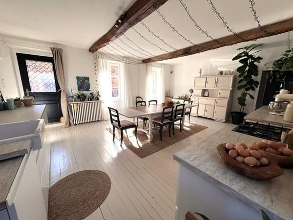 THIZY -LES-BOURGS. Maison ancienne rénovée 6 pièces 162m2 + 305m2 de dépendances + jardin