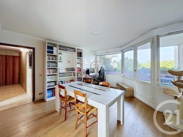 Appartement à vendre  3 pièces - 61,50 m 2   MONTLUEL  - 01
