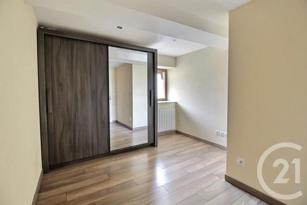 Appartement à vendre  3 pièces - 61,50 m 2   MONTLUEL  - 01
