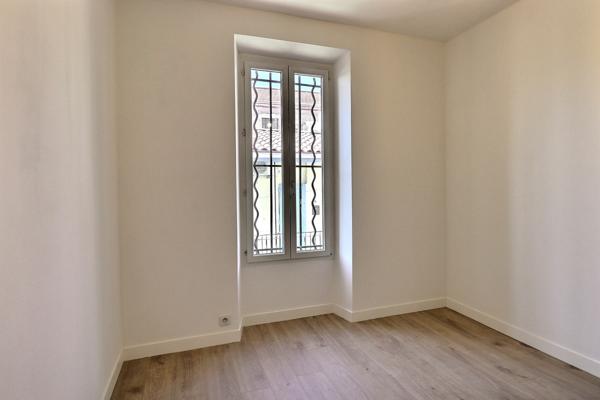 Marseille (13016) Esprit maison de ville, charme ancien et rénovation contemporaine